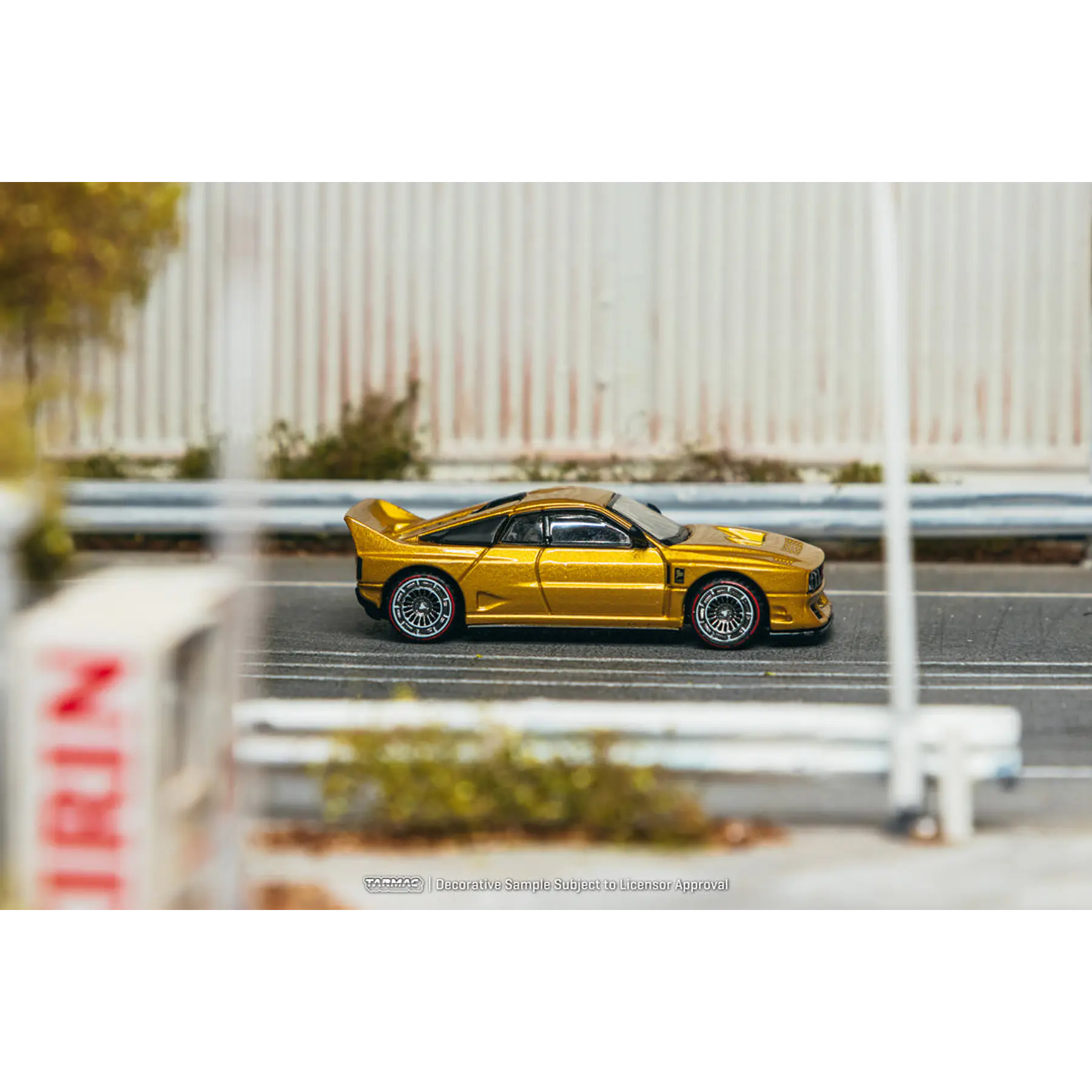 (PREVENTA) Tarmac Works 1:64 Lancia Kimera EVO38 Gold