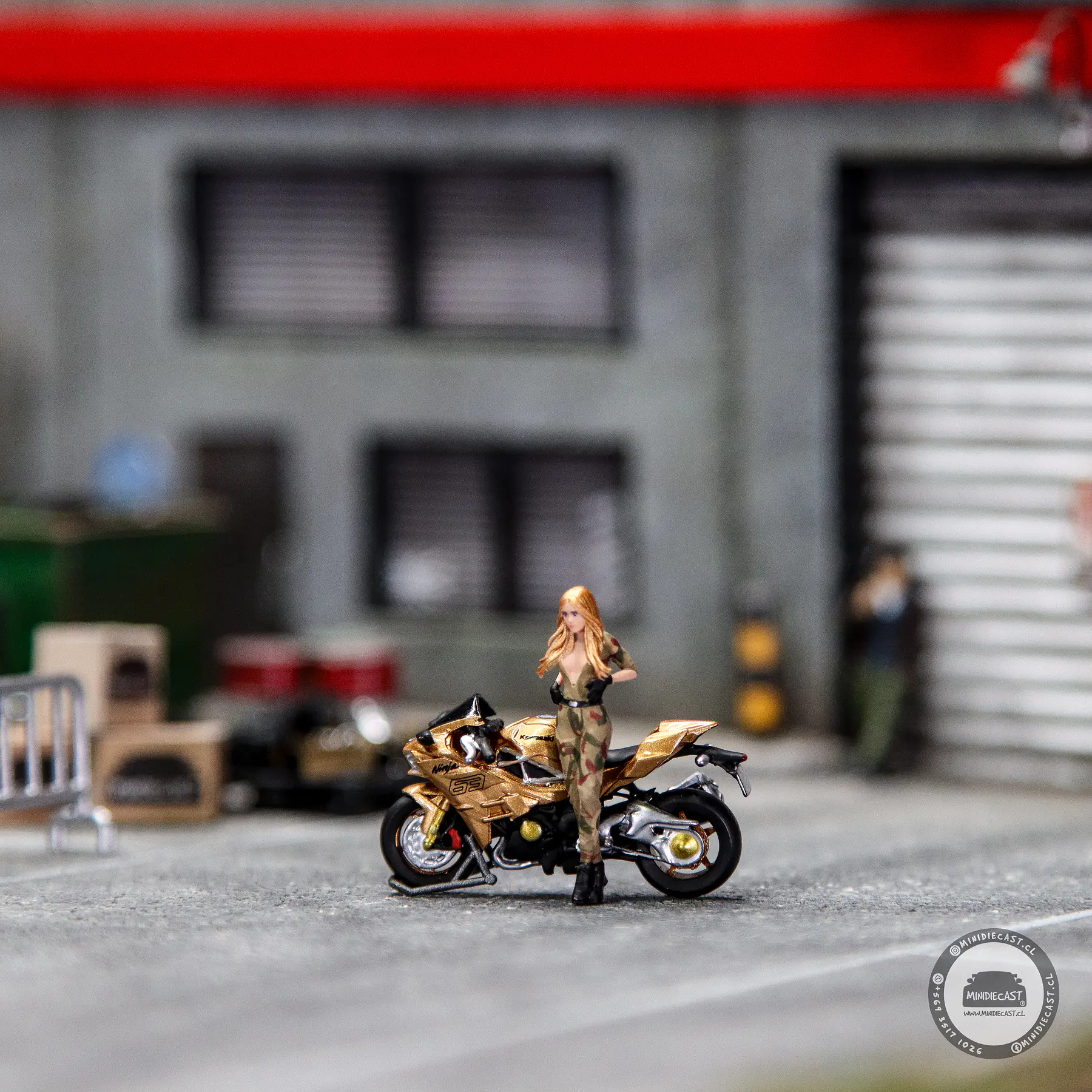MoreArt 1:64 Kawasaki Golden 63 Camouflage Uniform Blonde Girl Motorcycle Figure Resin Model. 