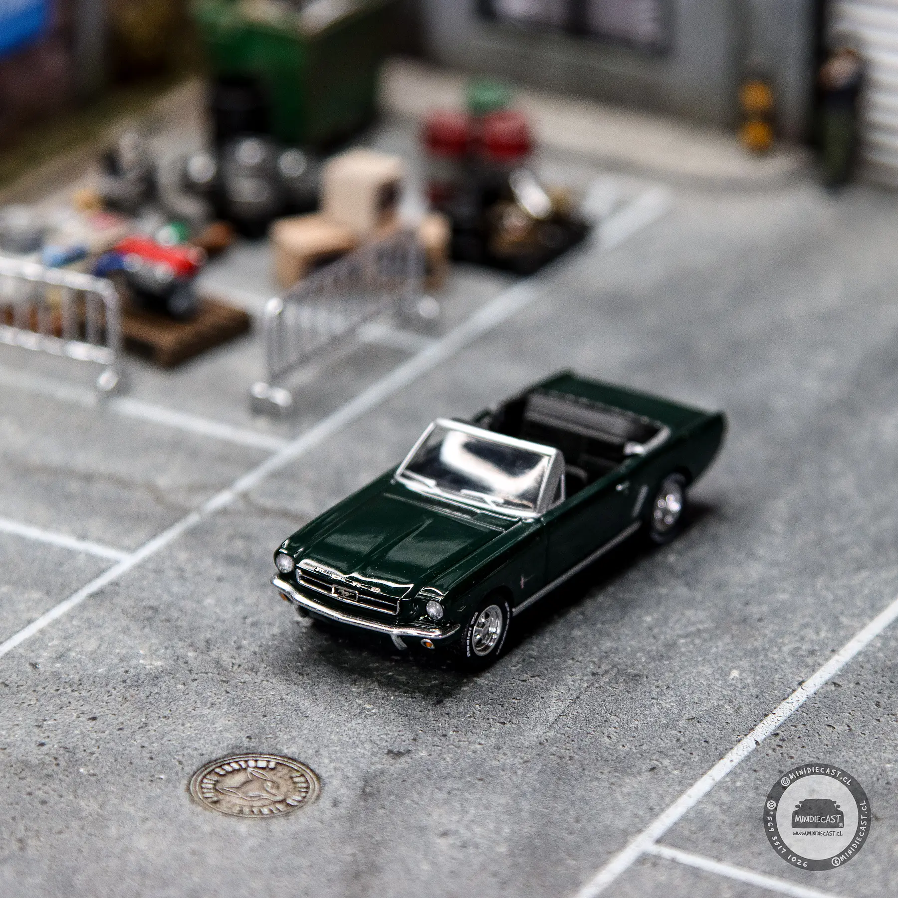 Mini GT 1:64 Ford Mustang Convertible 1964 – Highland Green. 