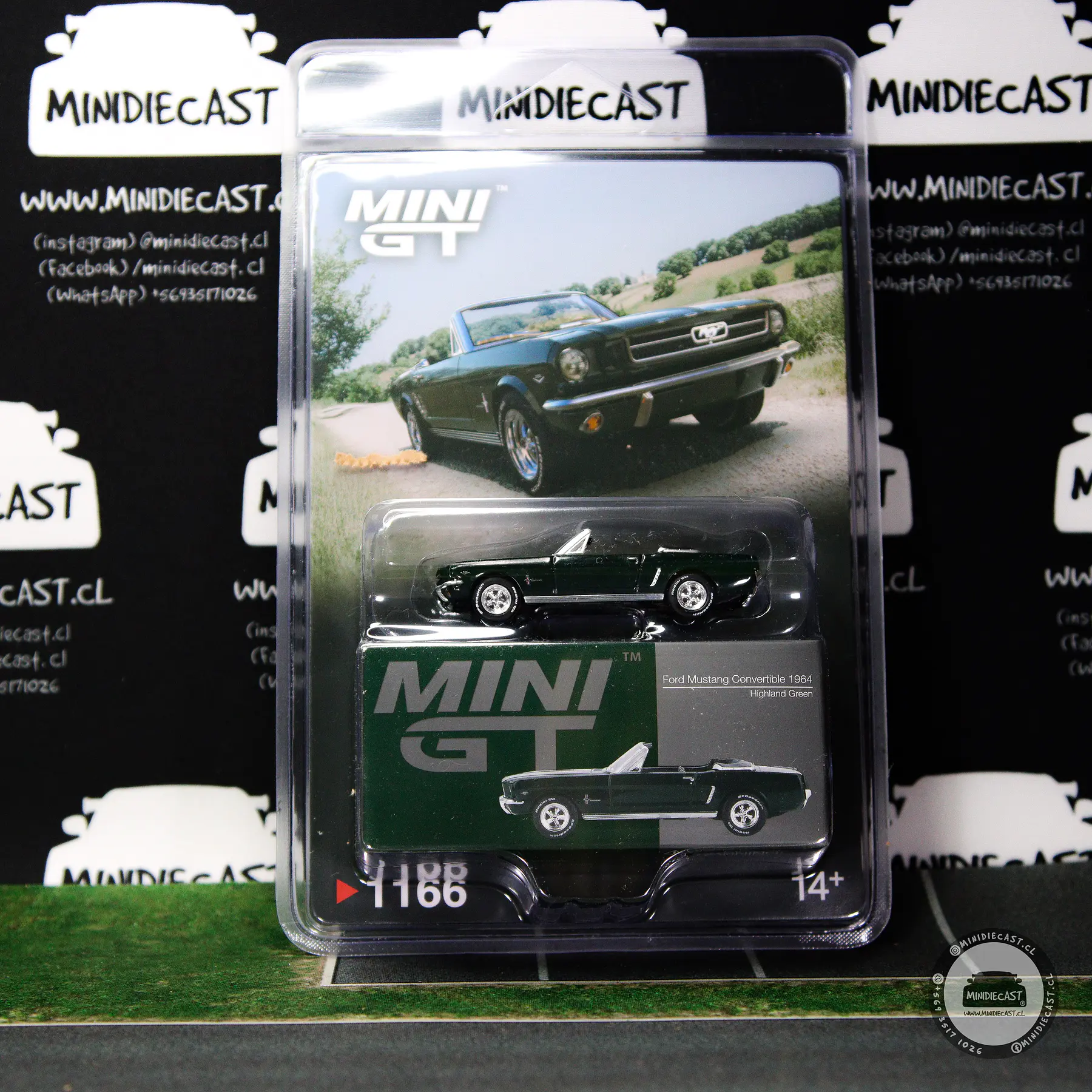 Mini GT 1:64 Ford Mustang Convertible 1964 – Highland Green. 