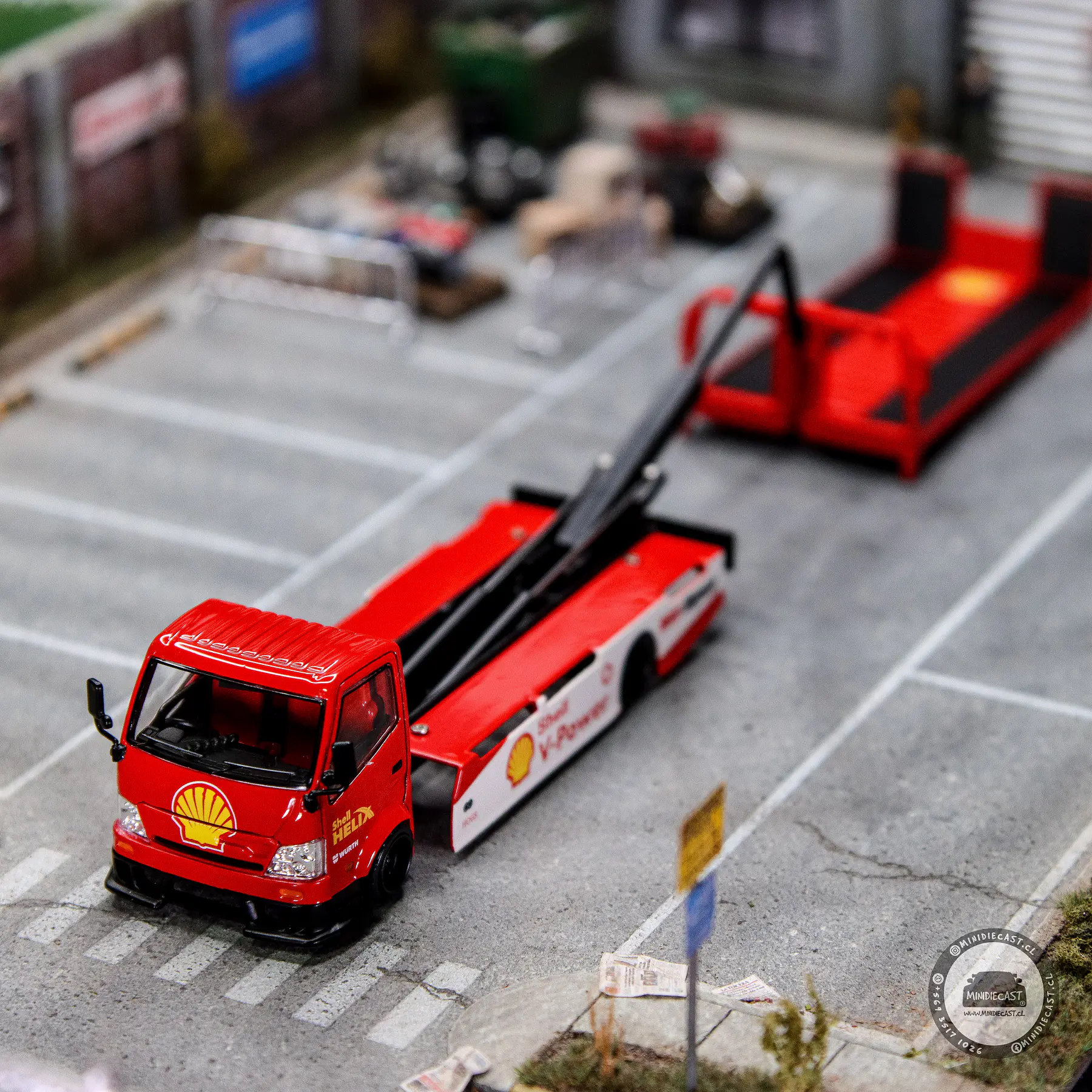 Cool Car 1:64 H300 flatbed transport trailer Shell.