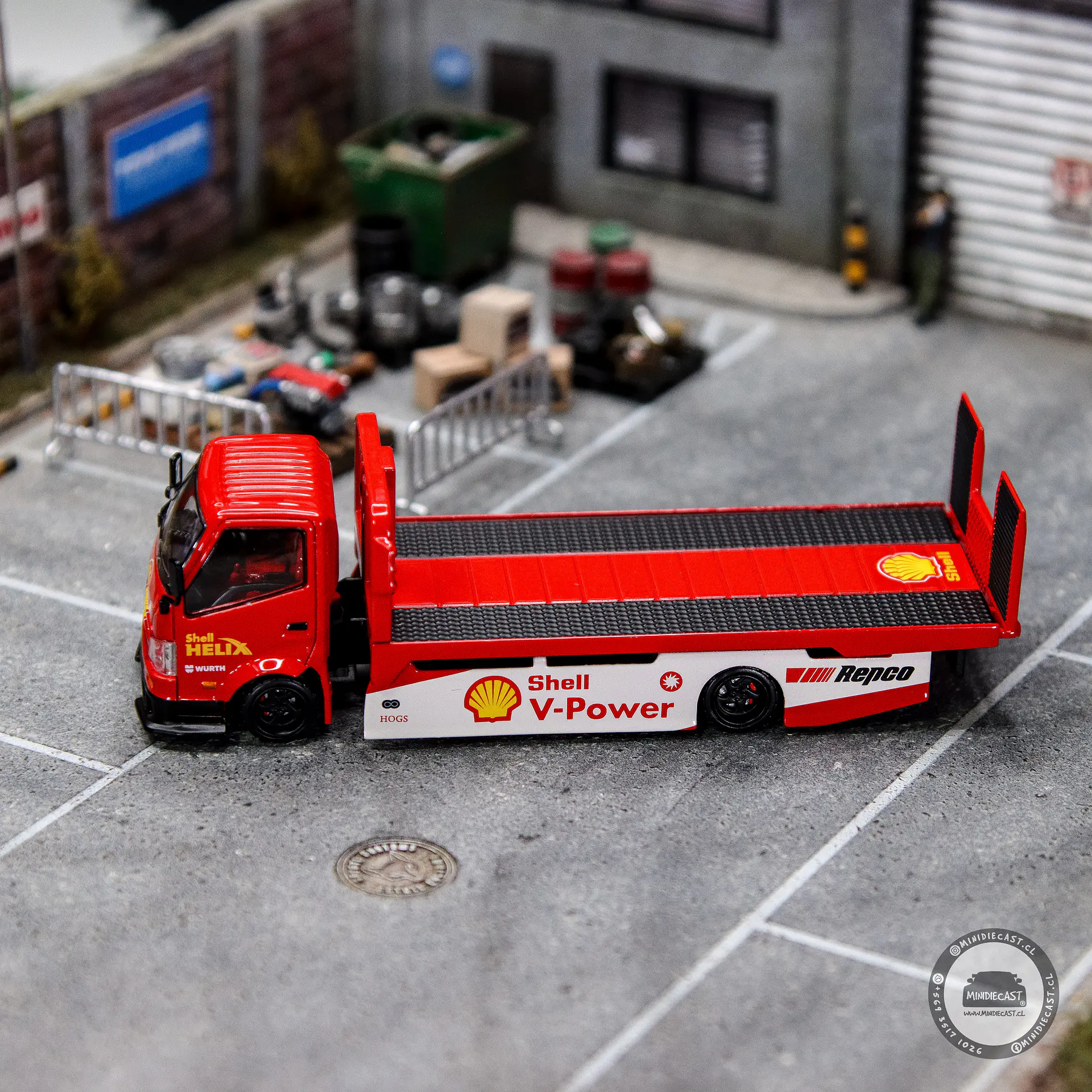 Cool Car 1:64 H300 flatbed transport trailer Shell.