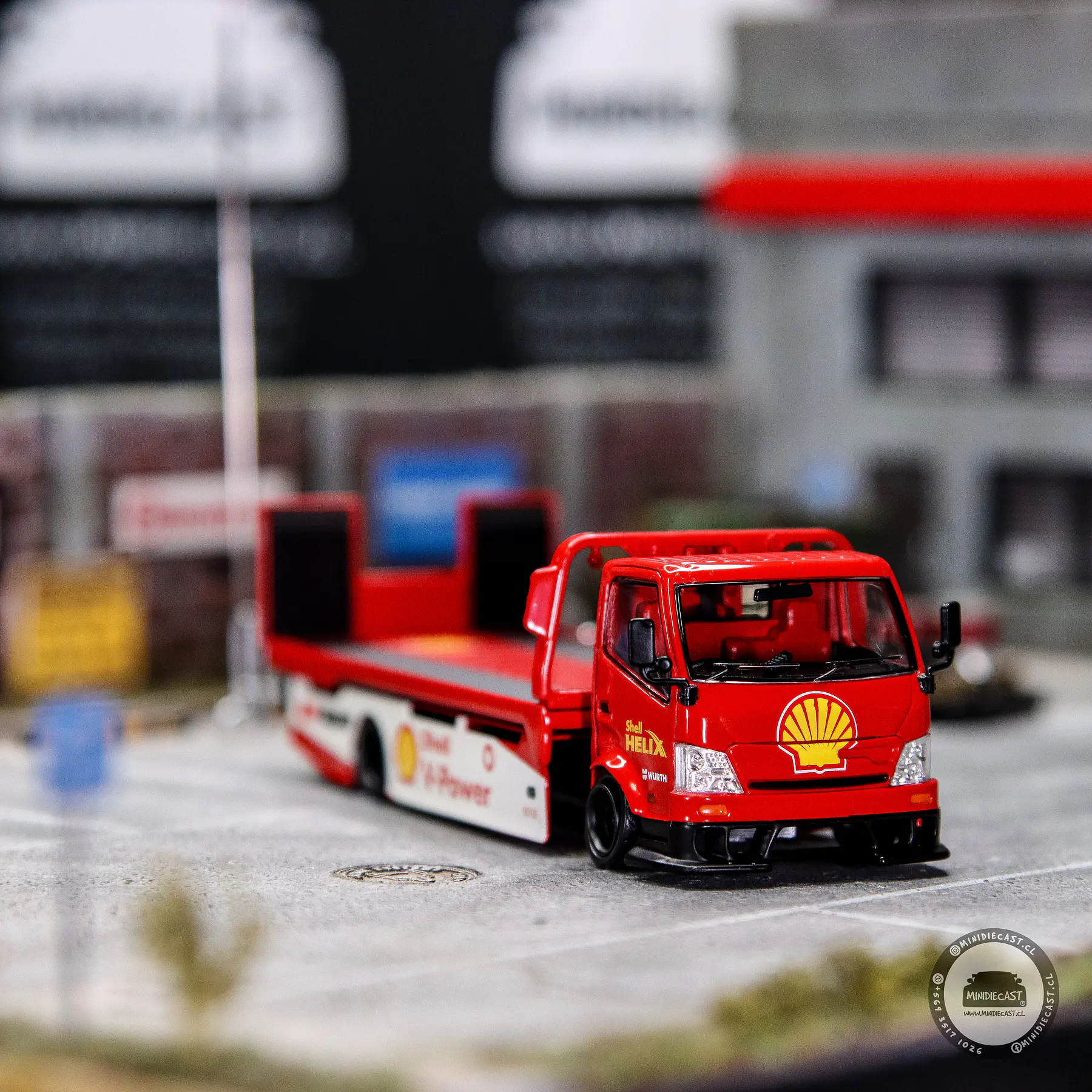 Cool Car 1:64 H300 flatbed transport trailer Shell.