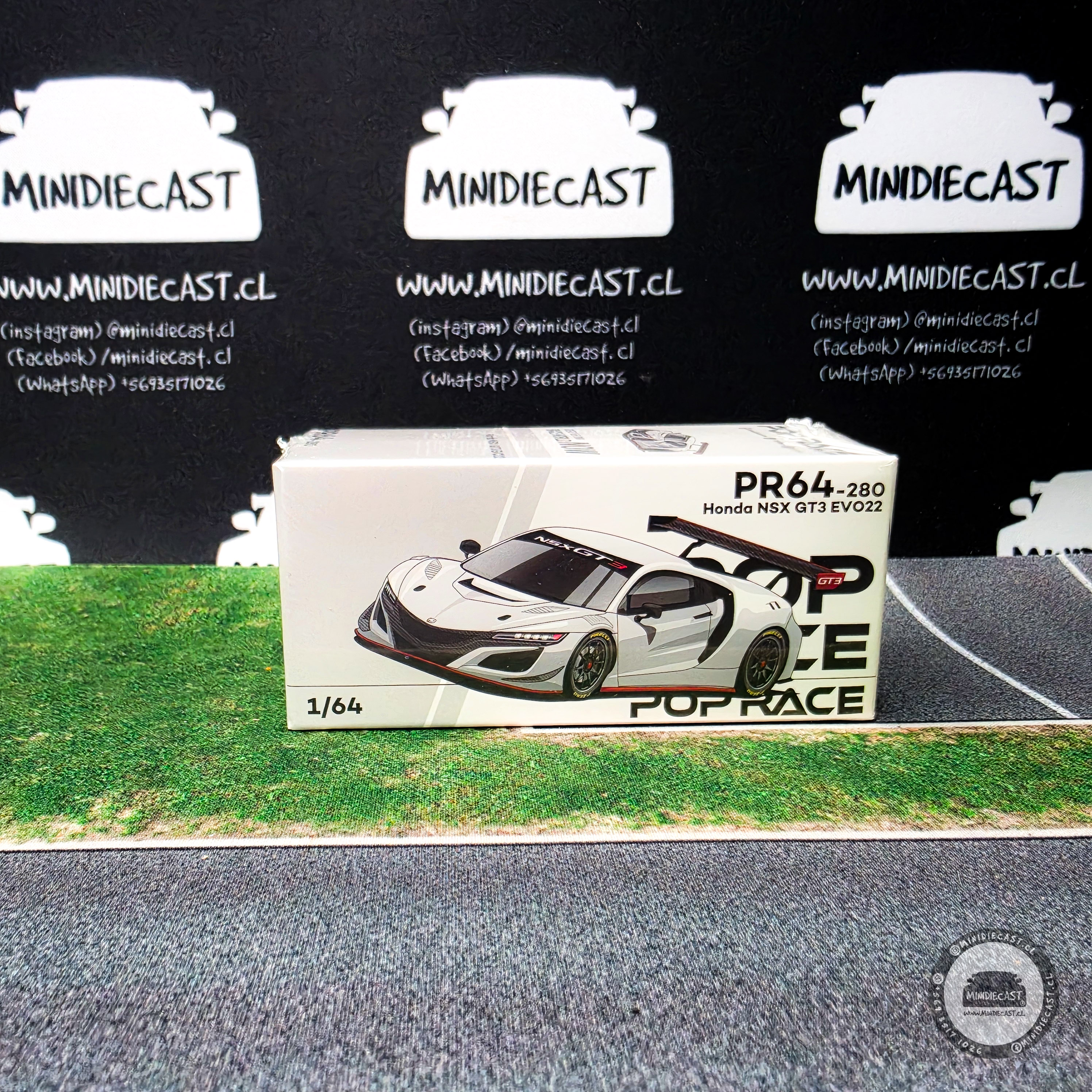 Pop Race 1:64 Honda NSX GT3 EVO22 - White.