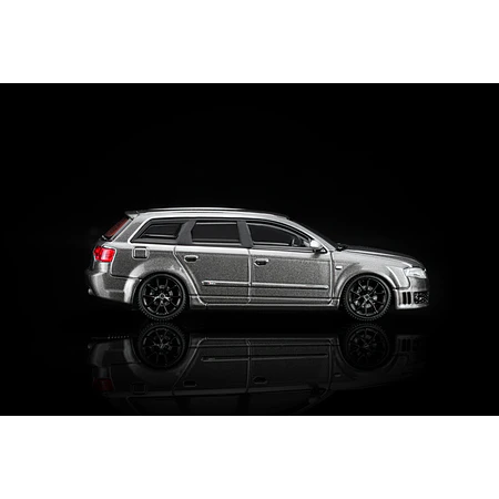 (PREVENTA) Motorhelix 1:64 Audi RS4 (B7) 2005 - grey