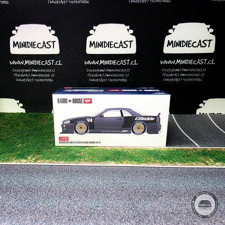 Kaido House x Mini GT 1:64 Nissan Skyline GT-R (R34) Kaido Works GReddy V2 – Black w/ Carbon. 
