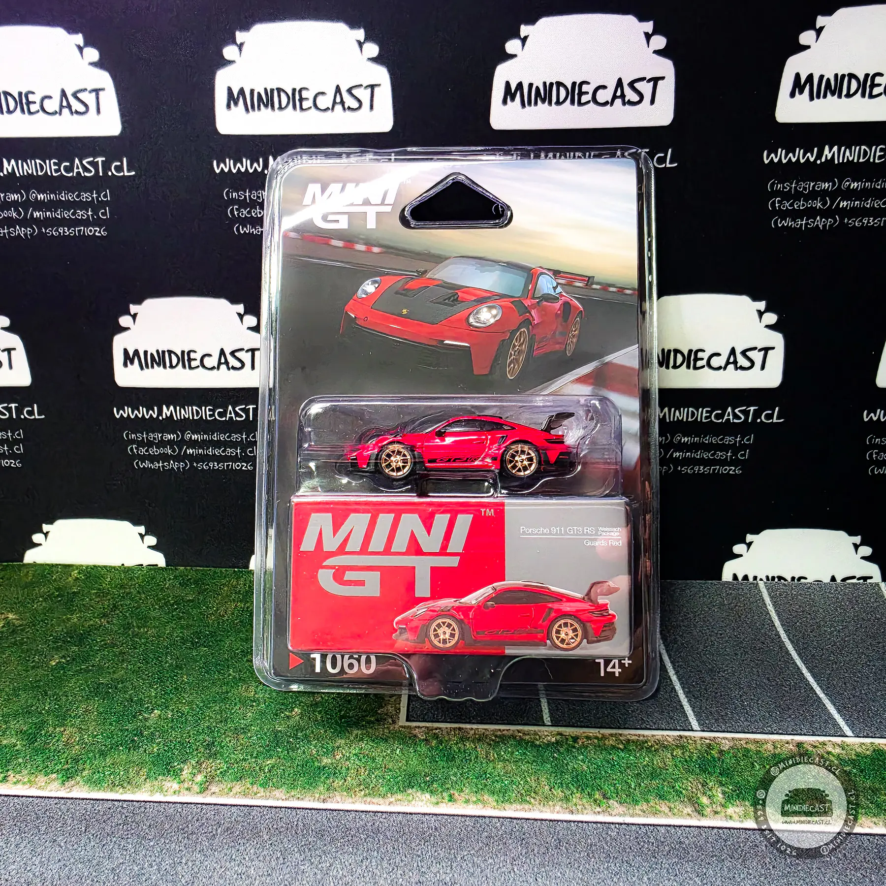 Mini GT 1:64 Porsche 911 (992) GT3 RS Weissach Package – Guards Red. 