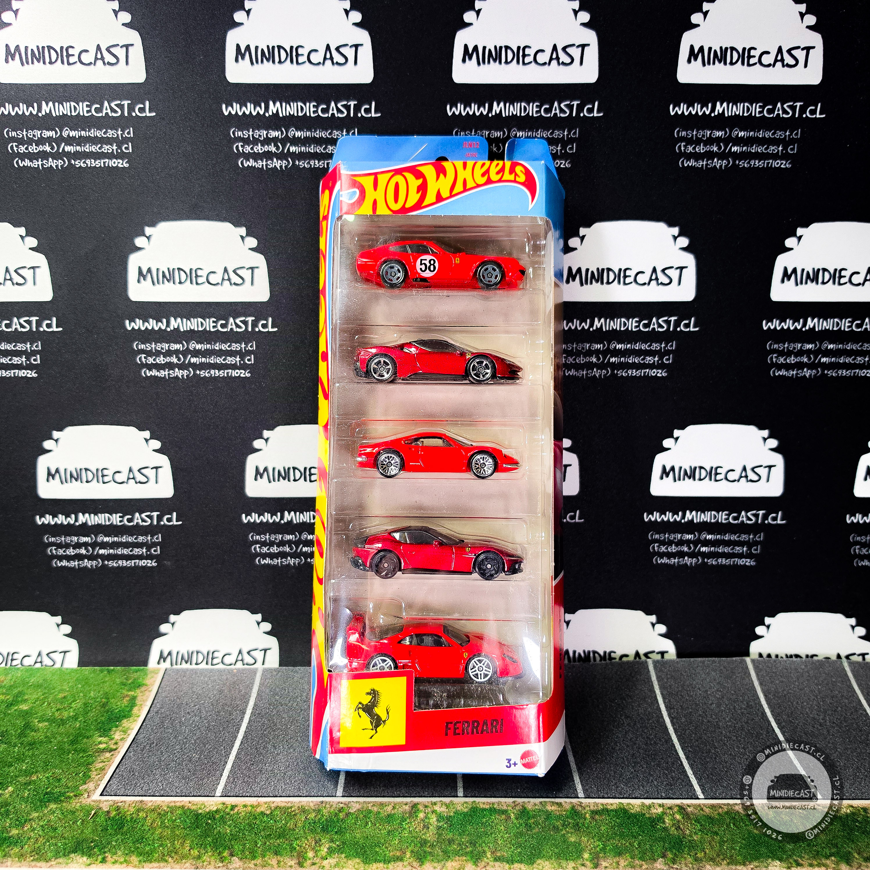 Hot Wheels pack 5 Ferrari Rosso (ruedas duras)