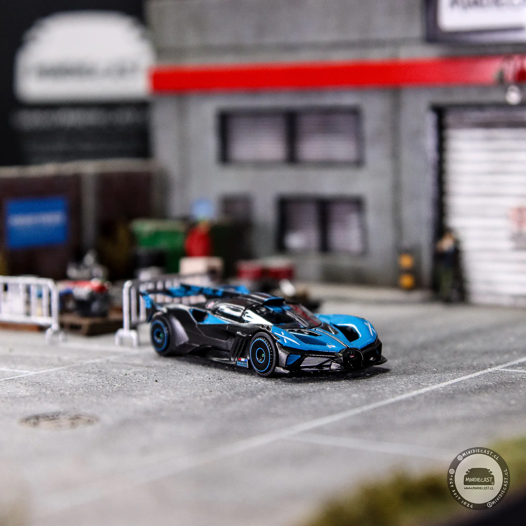 Mini GT 1:64 Bugatti Bolide Presentation – Black Blue – Mijo Exclusives. 
