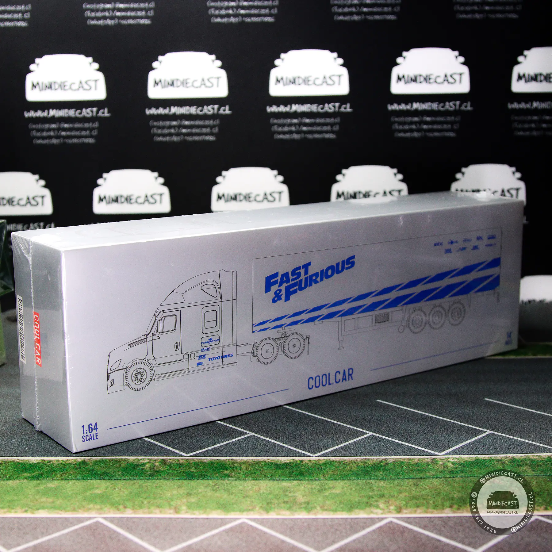 Cool Car 1:64 Freightliner 