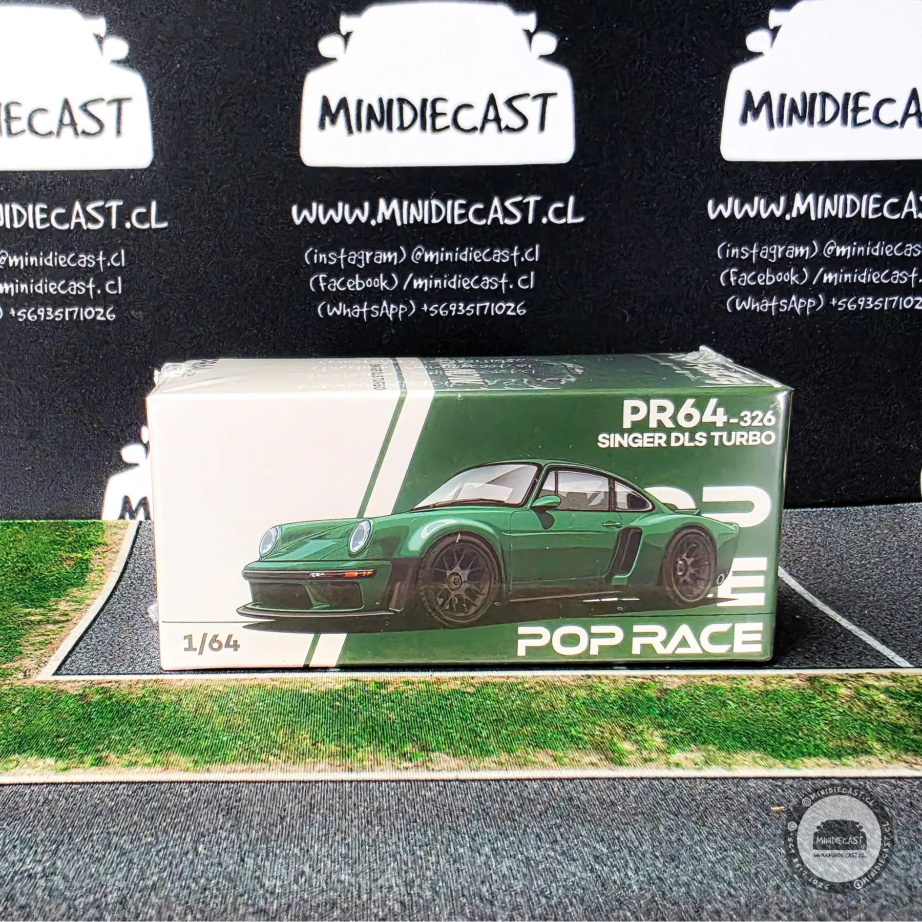 Pop Race 1:64 Porsche Singer DLS Turbo Road Green.