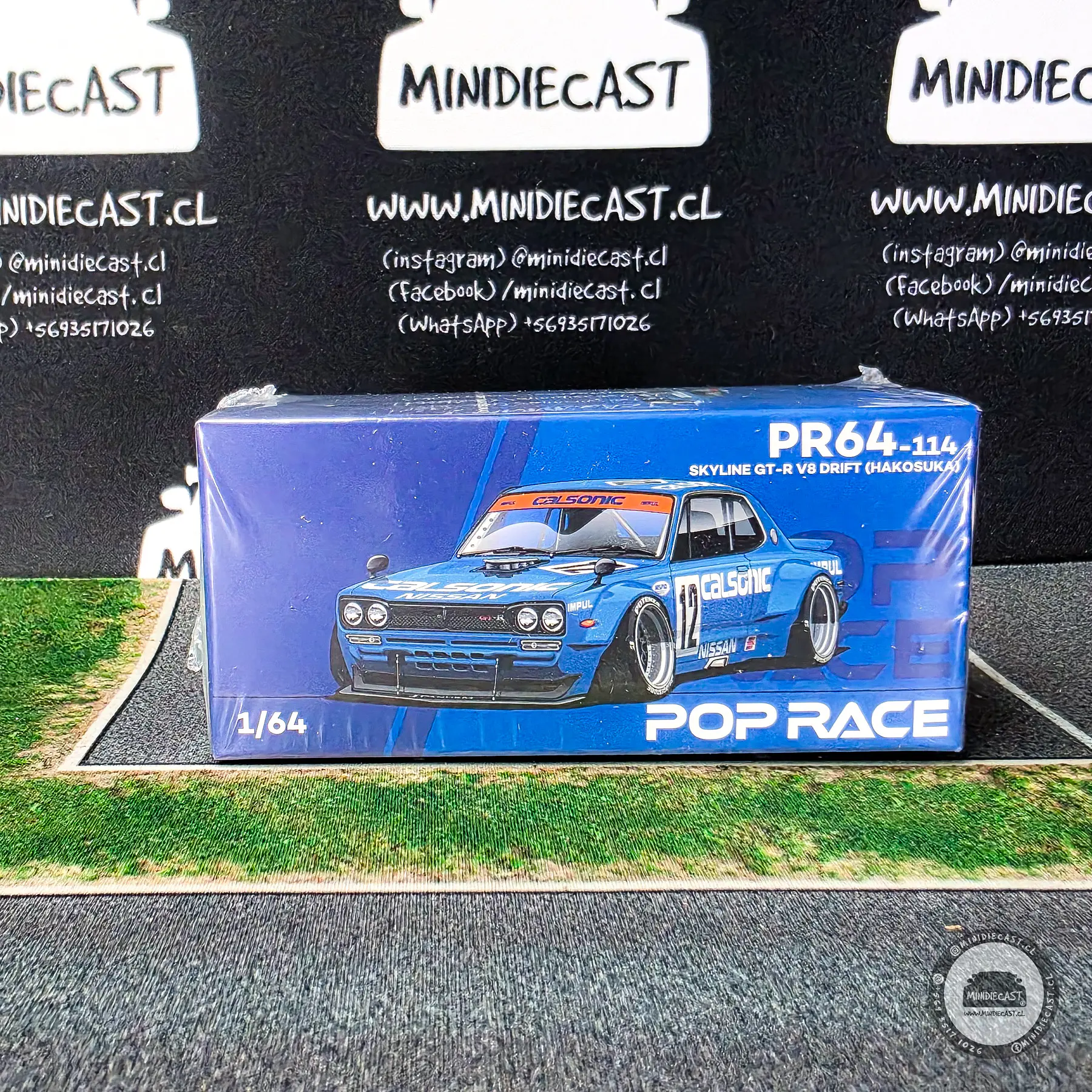 Pop Race 1:64 Nissan Skyline GT-R V8 DRIFT (HAKOSUKA) - CALSONIC