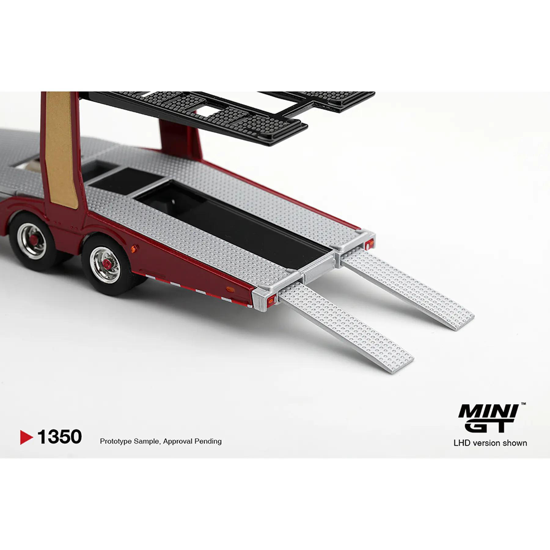 (PREVENTA) Mini GT 1:64 Scania 770S A6x4NA Car Transporter V8 50th anniversary + Car transporter – Red – Limited Edition