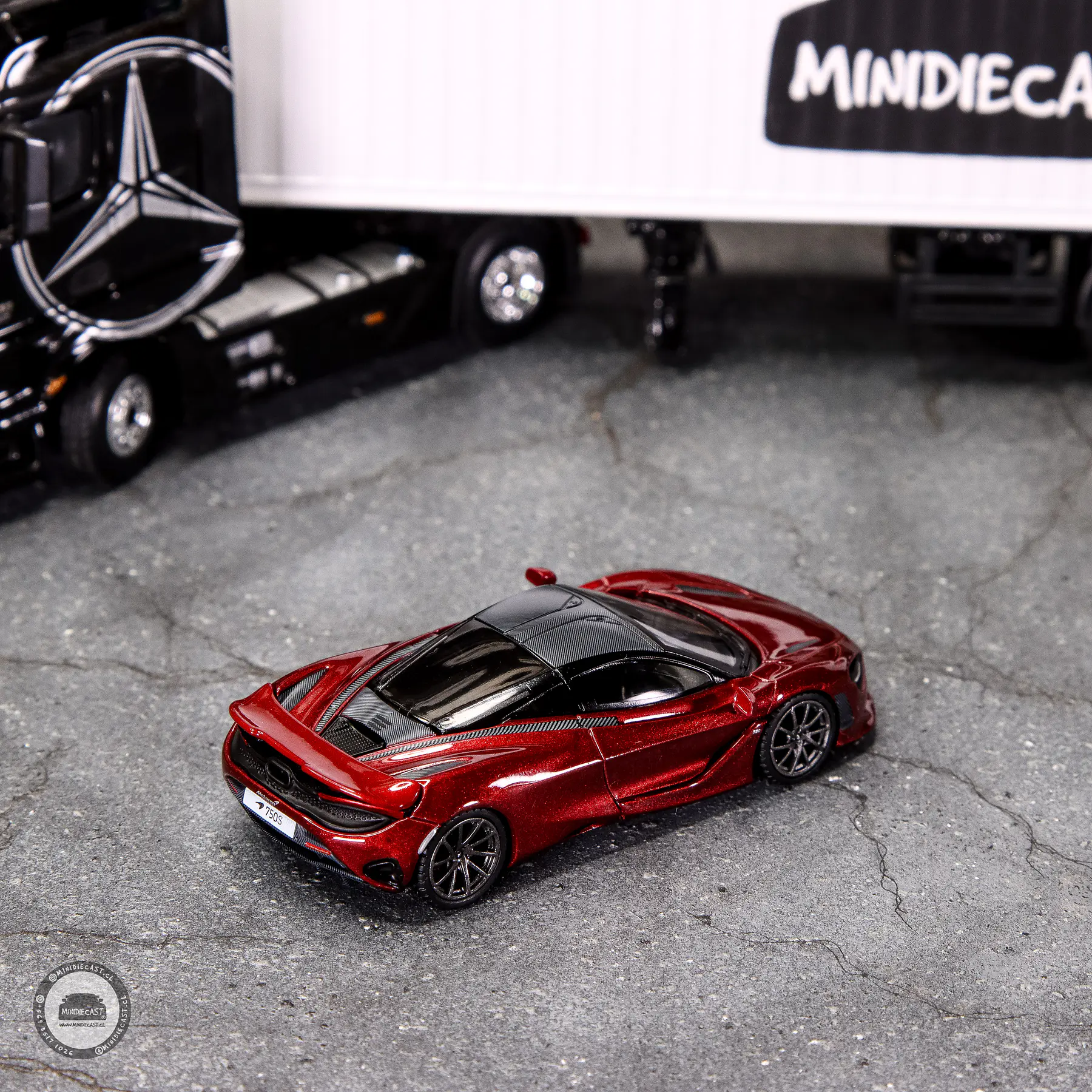 Mini GT 1:64 McLaren 750S – Amaranth Red