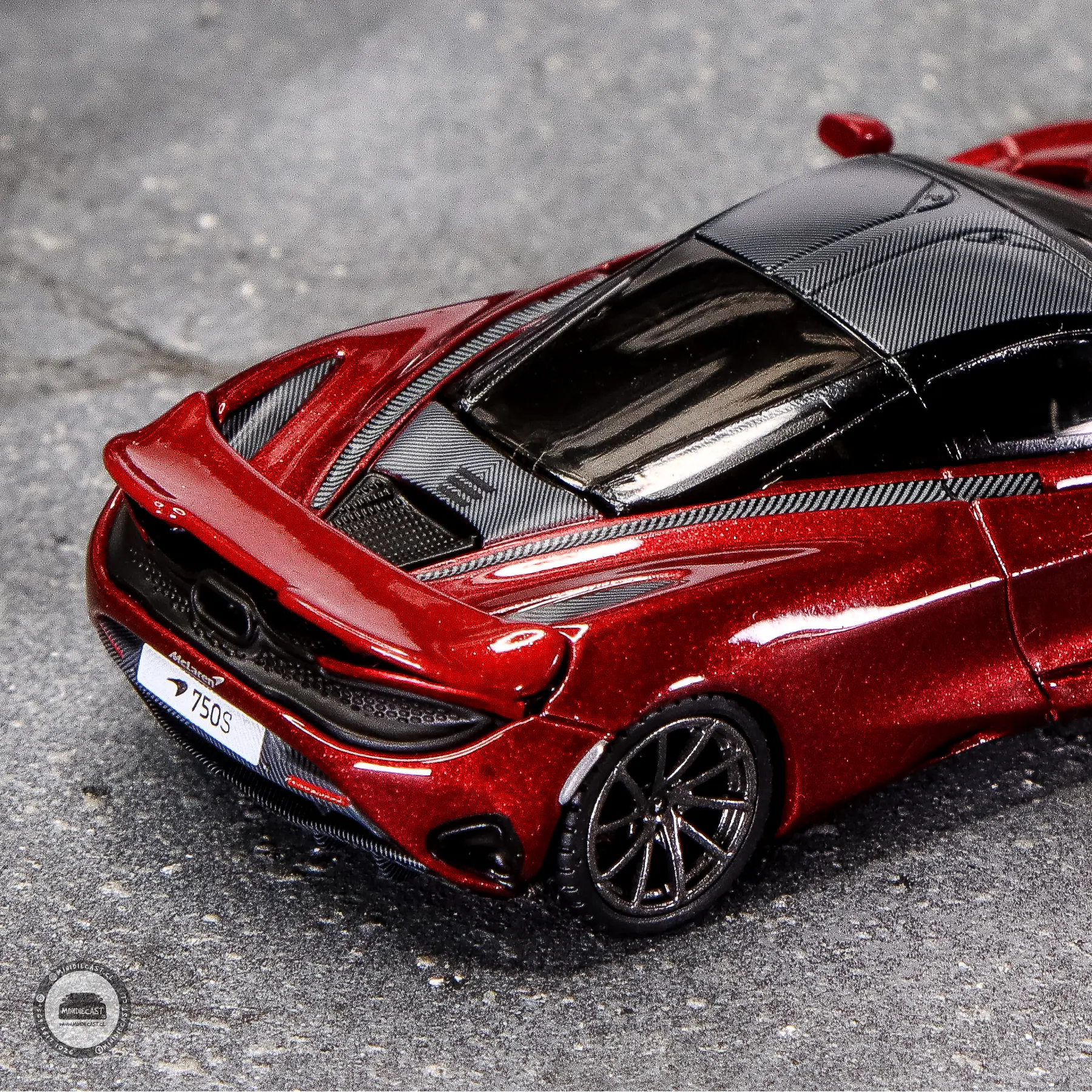 Mini GT 1:64 McLaren 750S – Amaranth Red