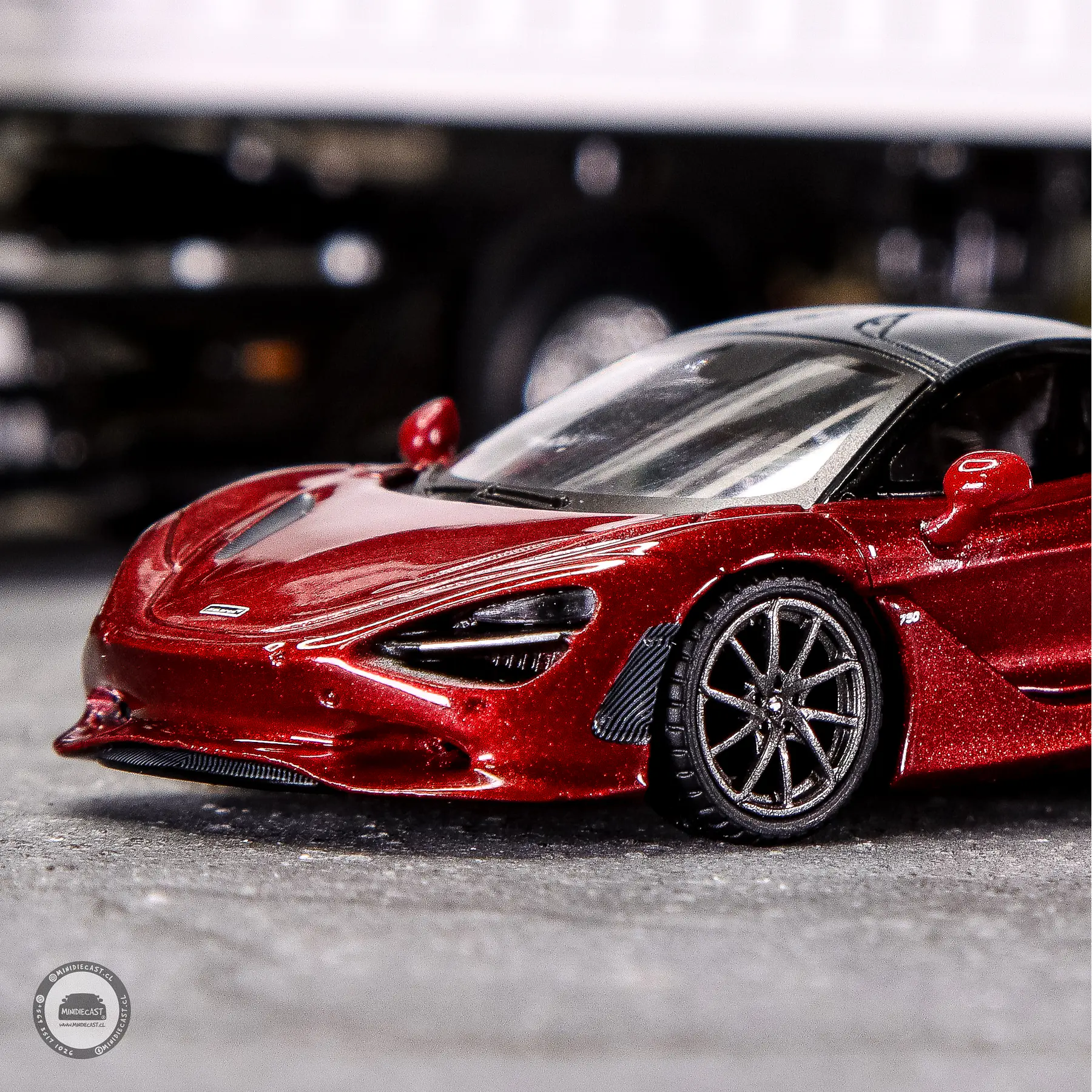 Mini GT 1:64 McLaren 750S – Amaranth Red