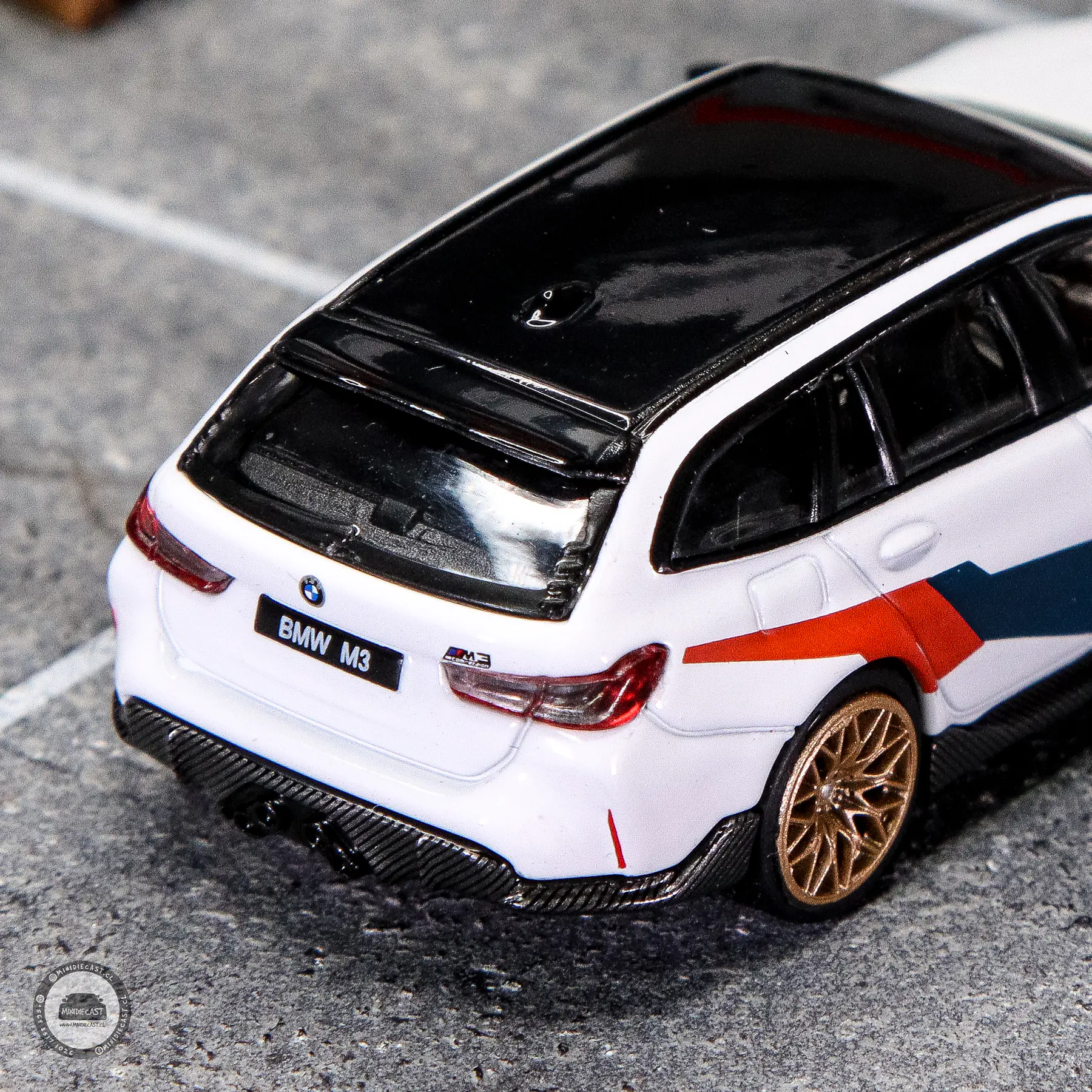 Mini GT 1:64 BMW M3 M Performance Touring – Alpine White