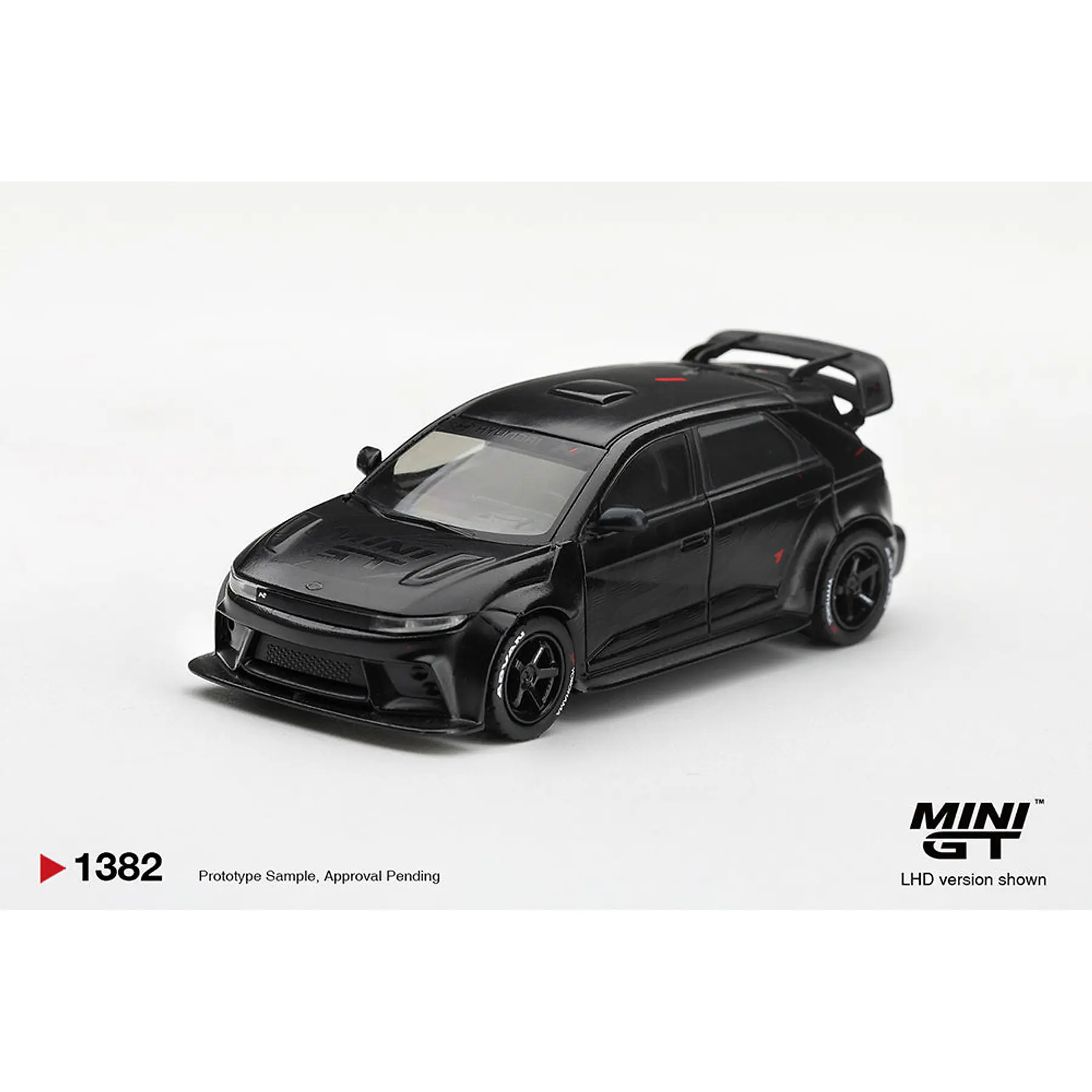 (PREVENTA) Mini GT 1:64 Hyundai Ioniq 5N RS-01T Stealth – Limited Edition