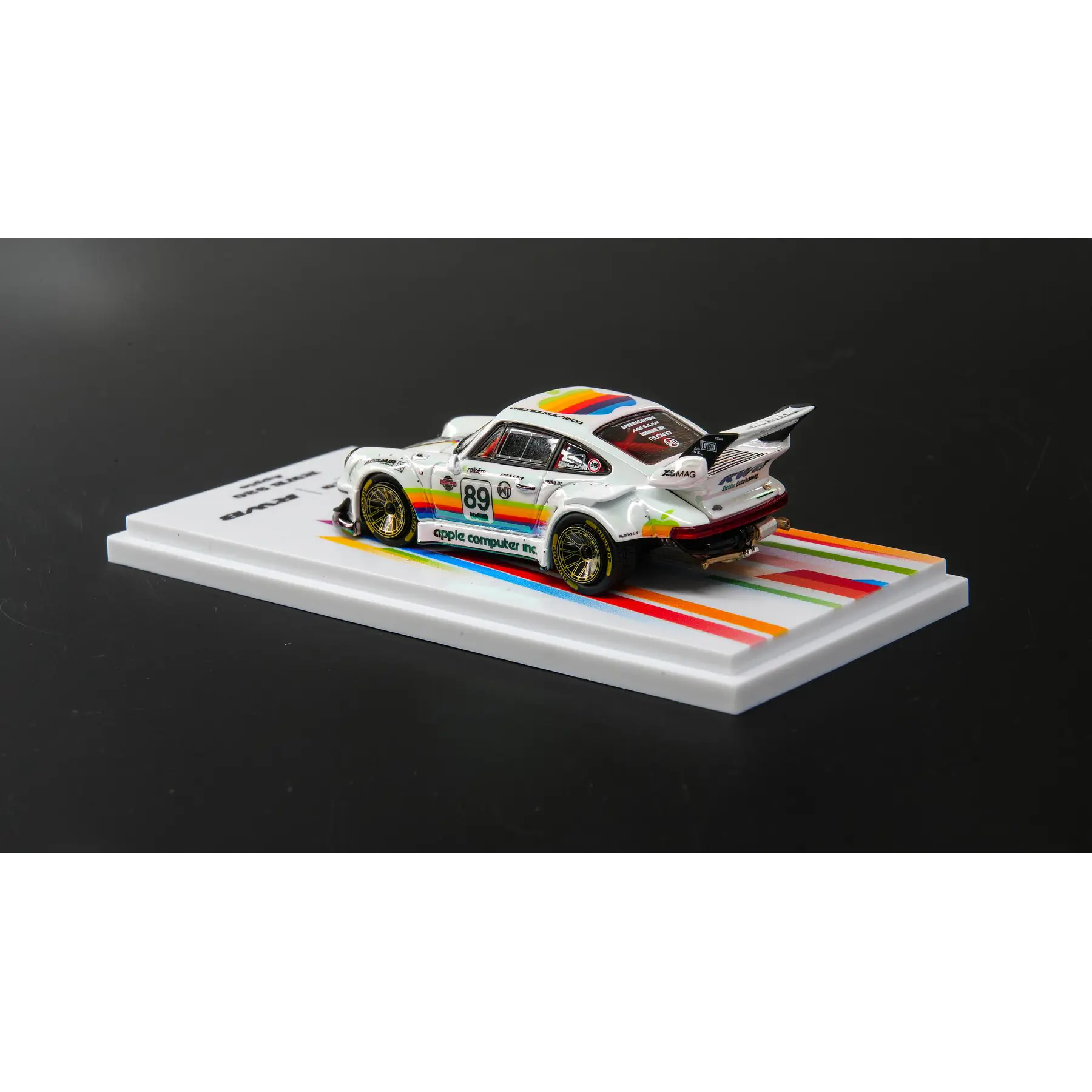 (PREVENTA) Almost Real KAIZO 1:64 Porsche RWB 930 APPLE