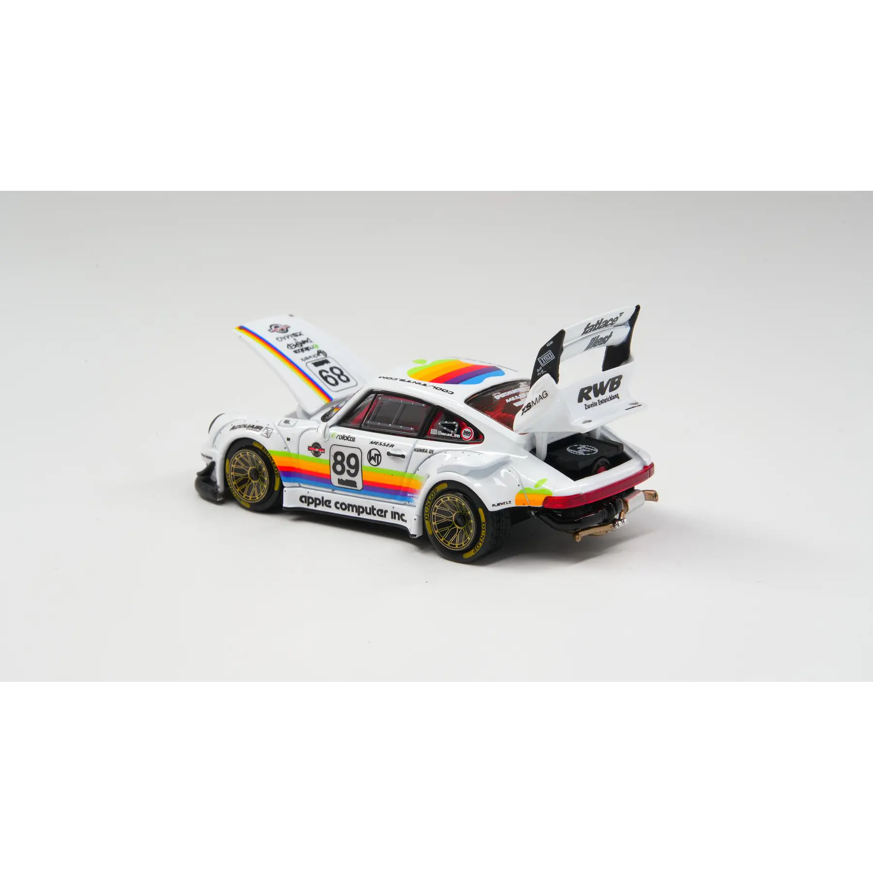 (PREVENTA) Almost Real KAIZO 1:64 Porsche RWB 930 APPLE