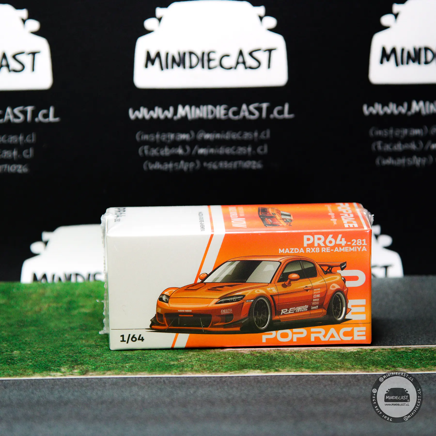 Pop Race 1:64 Mazda RX-8 RE-AMEMIYA Chrome Orange