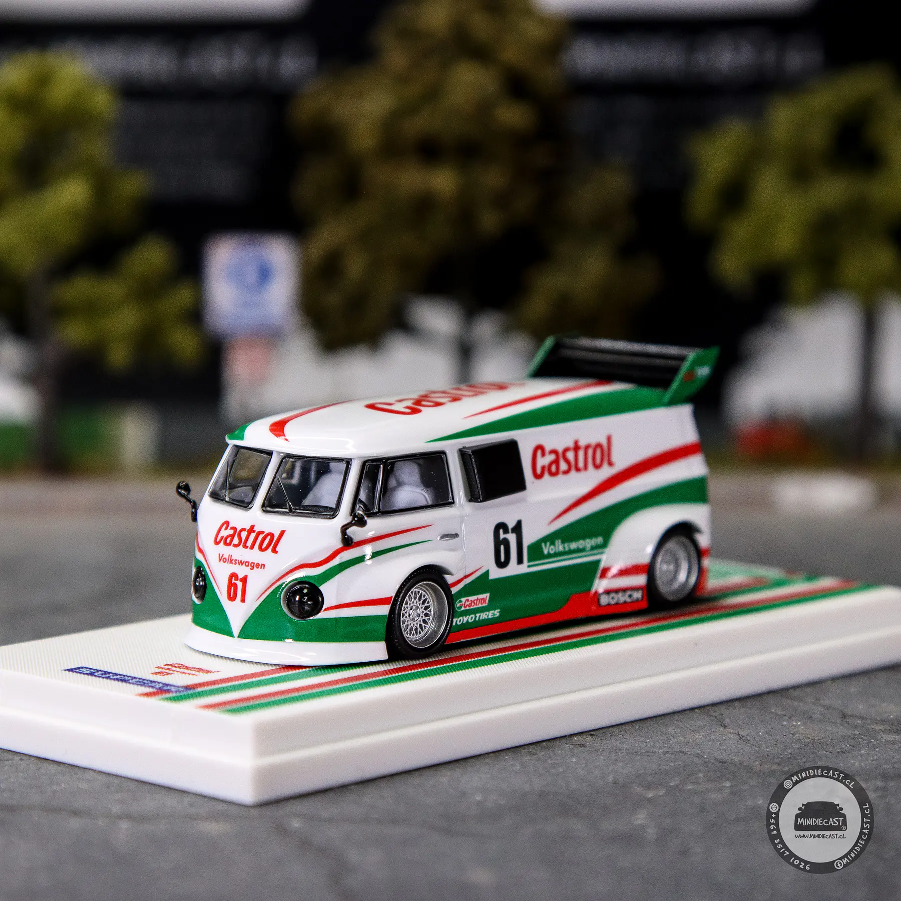 SupCar 1:64 Volkswagen T1 Castrol Model No. 61