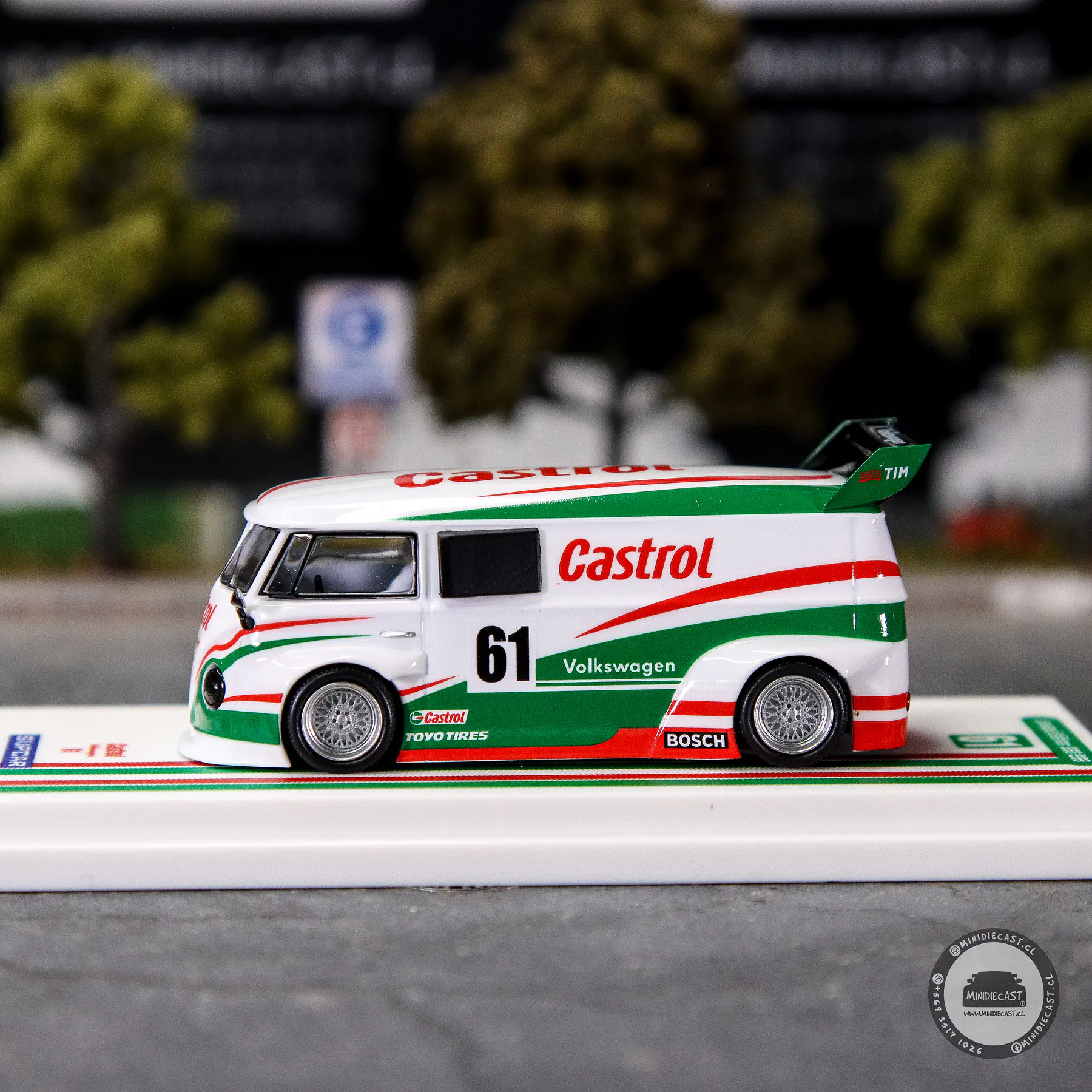 SupCar 1:64 Volkswagen T1 Castrol Model No. 61