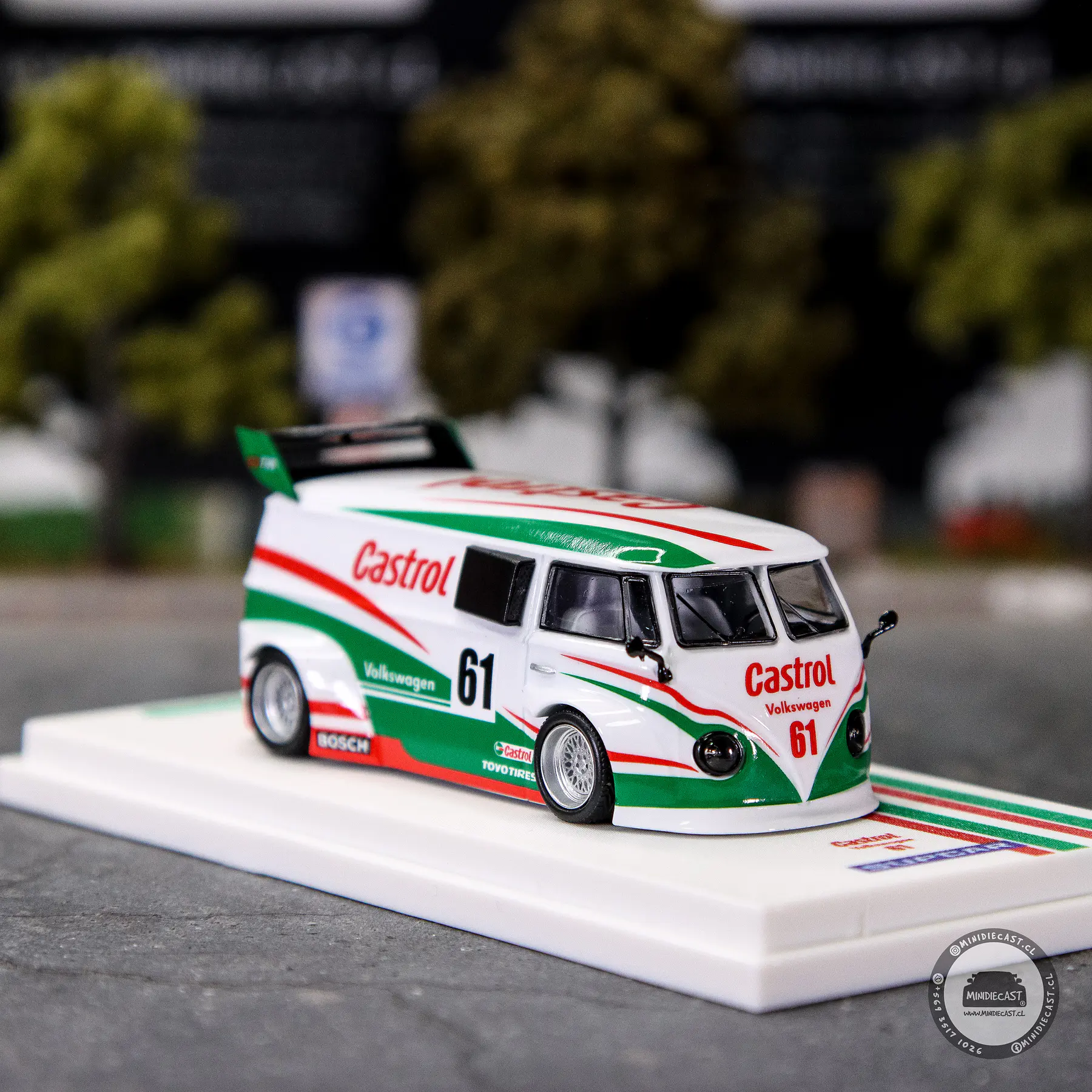 SupCar 1:64 Volkswagen T1 Castrol Model No. 61