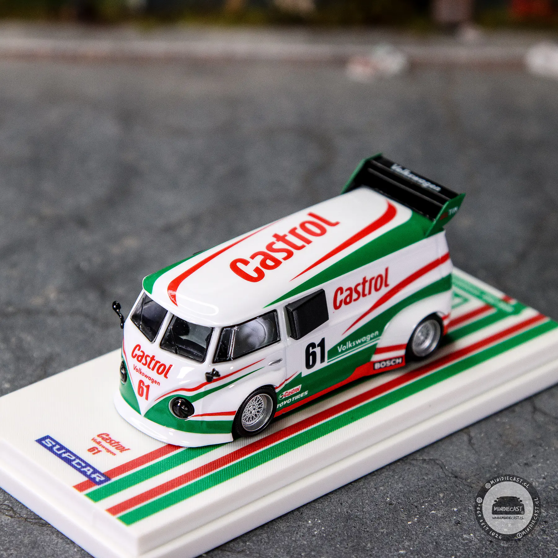 SupCar 1:64 Volkswagen T1 Castrol Model No. 61