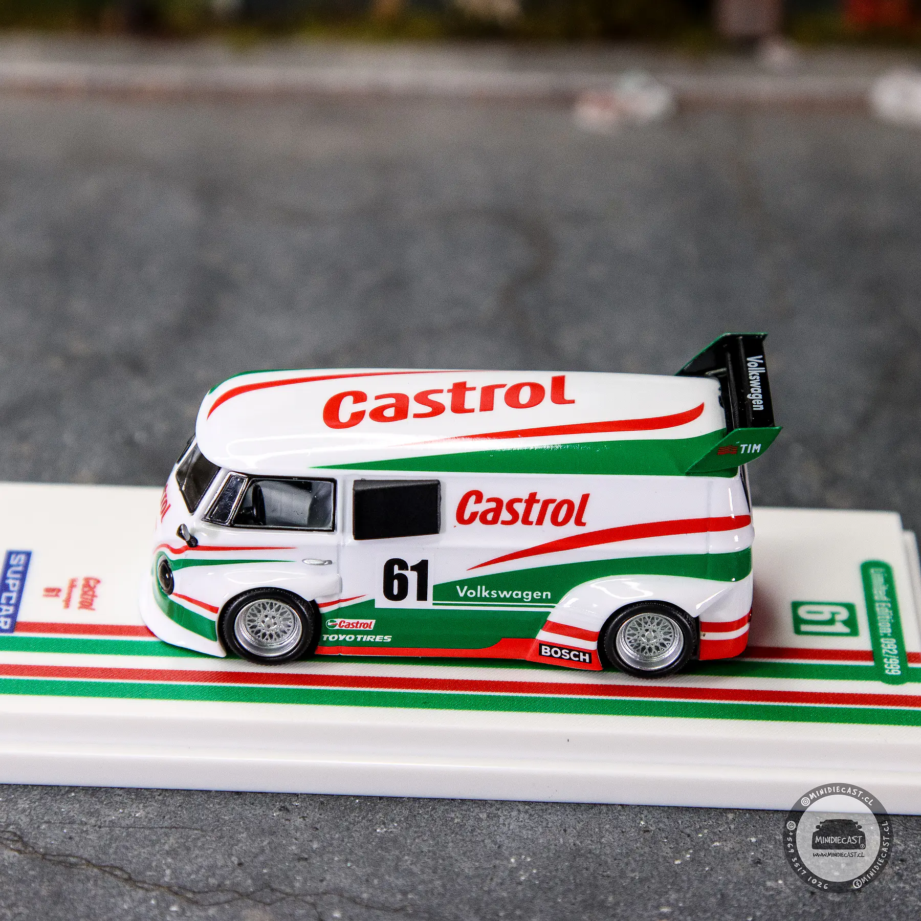 SupCar 1:64 Volkswagen T1 Castrol Model No. 61