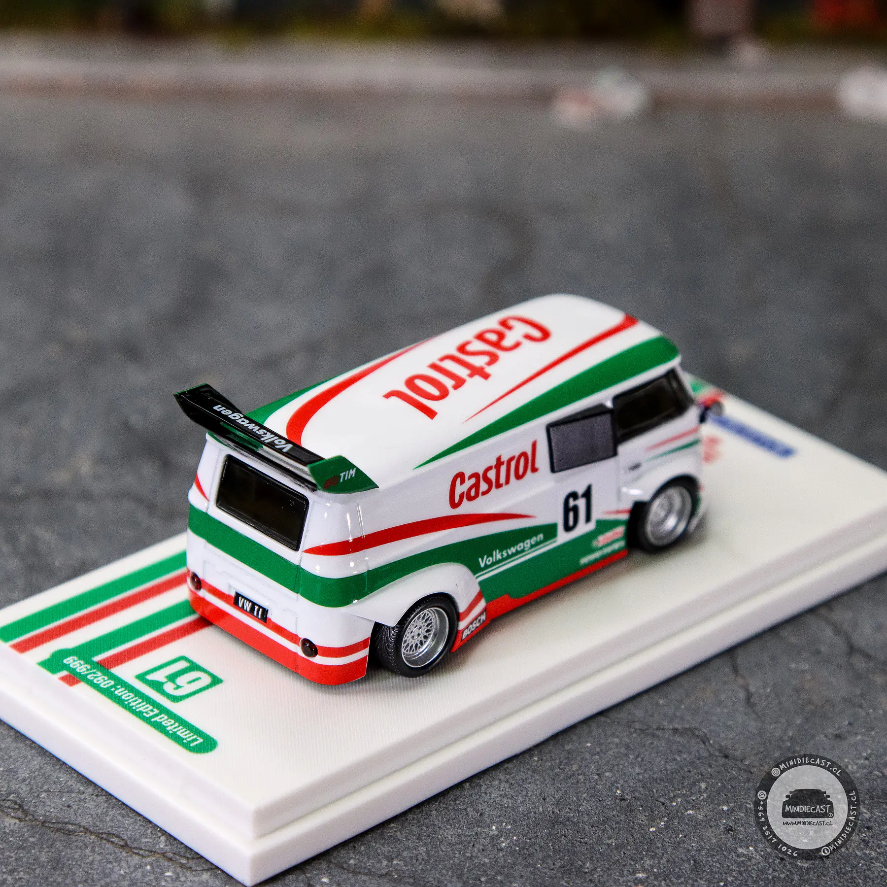 SupCar 1:64 Volkswagen T1 Castrol Model No. 61