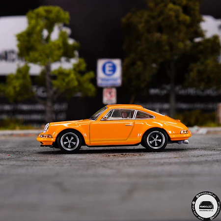 Pop Race 1:64 Porsche Singer 964 Retro Orange Classic