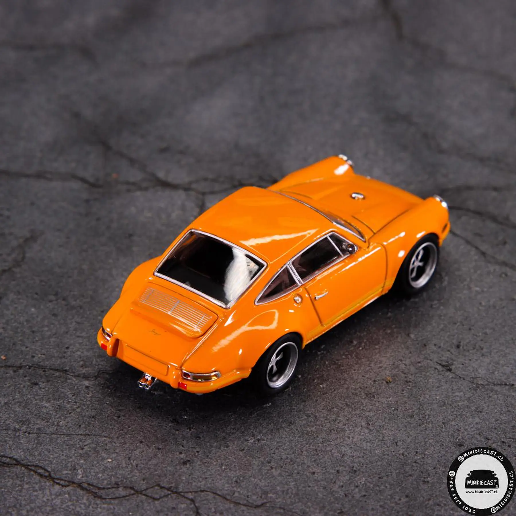 Pop Race 1:64 Porsche Singer 964 Retro Orange Classic