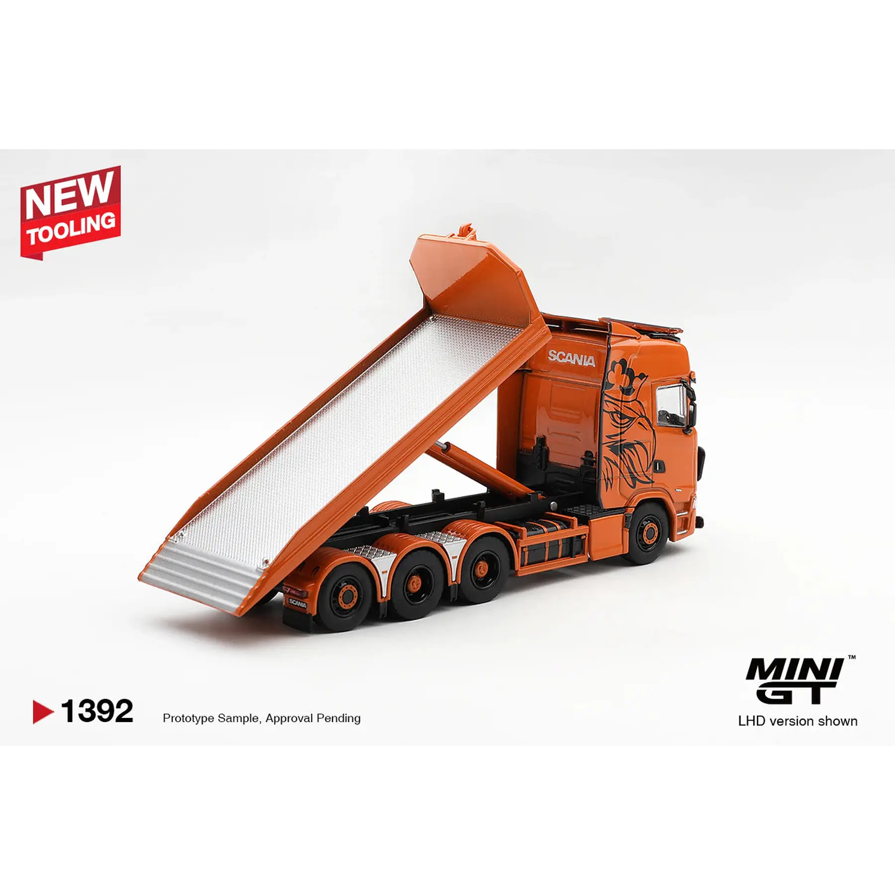 (PREVENTA) Mini GT 1:64 Scania 770S B8x4NA Hooklift Flatbed Orange – Limited Edition