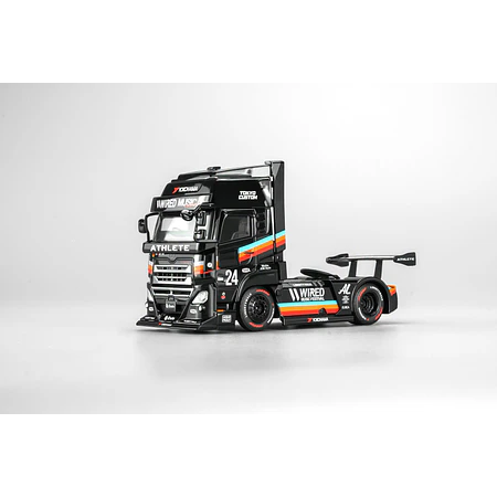 (PREVENTA) Motorhelix 1:64 LB Trucks UD QUON Head - Black Rainbow