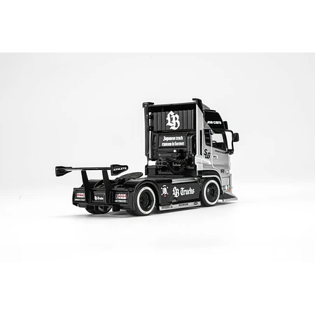 (PREVENTA) Motorhelix 1:64 LB Trucks UD QUON Head - Black and Silver