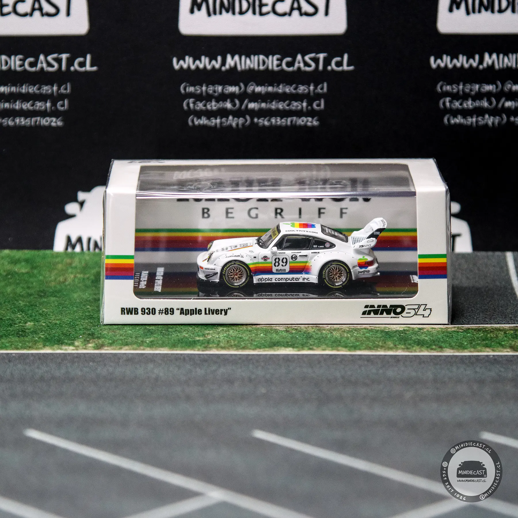 Inno64 1:64 Porsche RWB 930 #89 Apple Livery