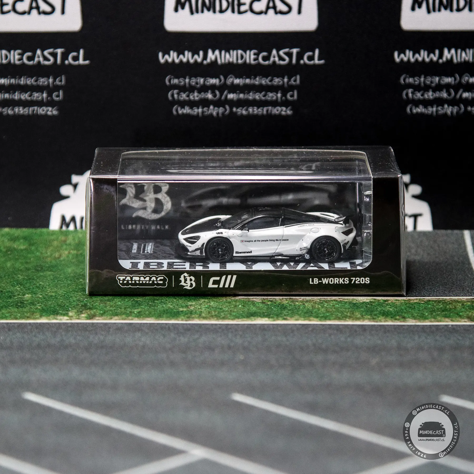 Tarmac Works & CM-Model 1:64 McLaren LB-WORKS 720S White