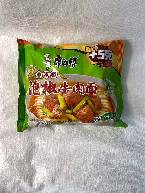 Fideo Instantáneo Vacuno Picante  康师傅泡椒牛肉面 KANG SHI FU PAO JIAO  NIU ROU MIAN 