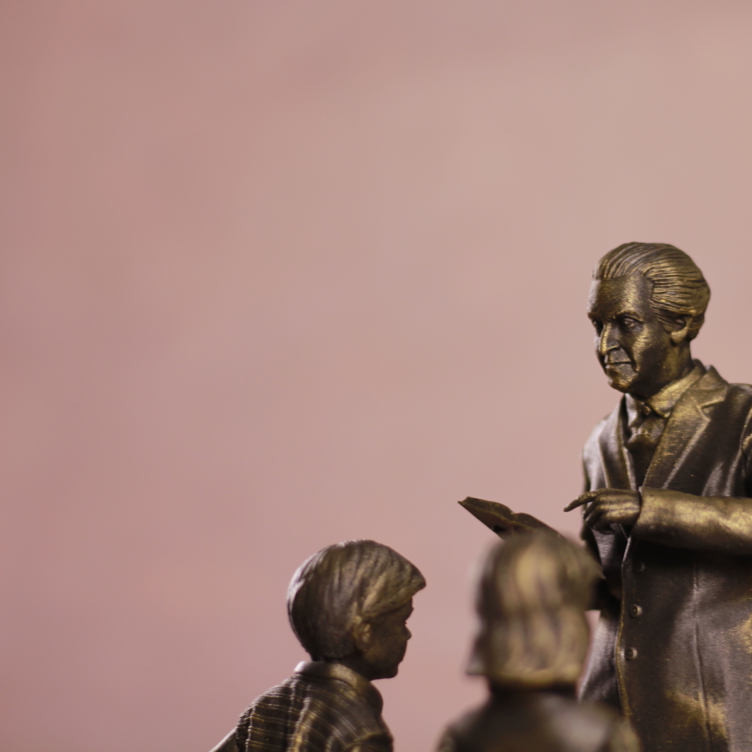 Mujeres y memoria pública