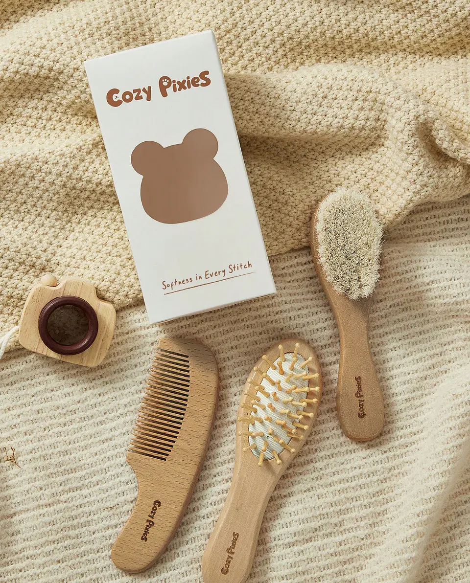 Set 3 Piezas Cuidado Infantil con Cepillo Lana Madera — Cozy Pixies 4