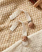 2 Clips de Chupete Bordado Encaje Blanco — Baby Shower Cozy Pixies - Miniatura 6