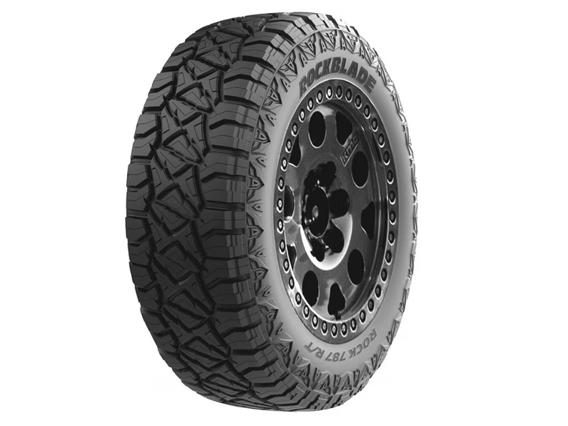 Neumatico 215/75 R15  1