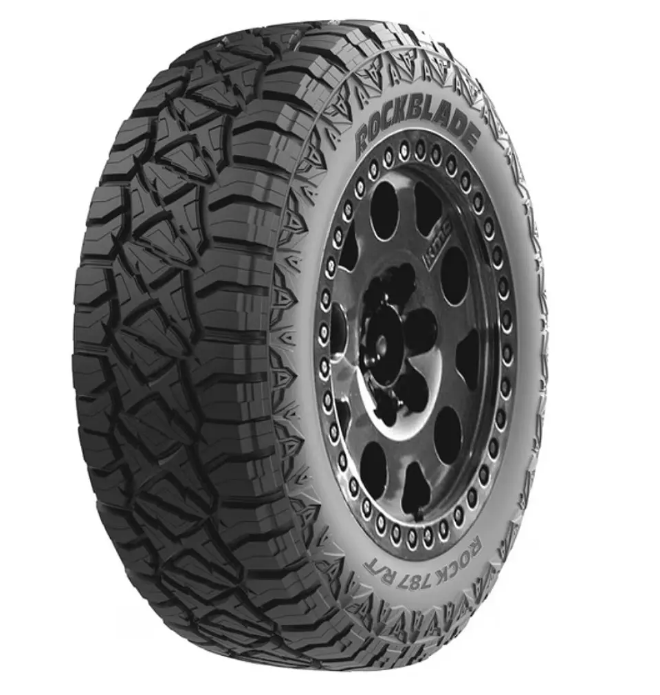 Neumatico 215/75 R15  1