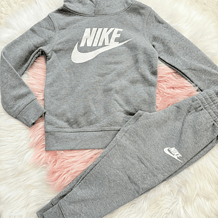 Conjunto Gris Nike T2 - 3/4