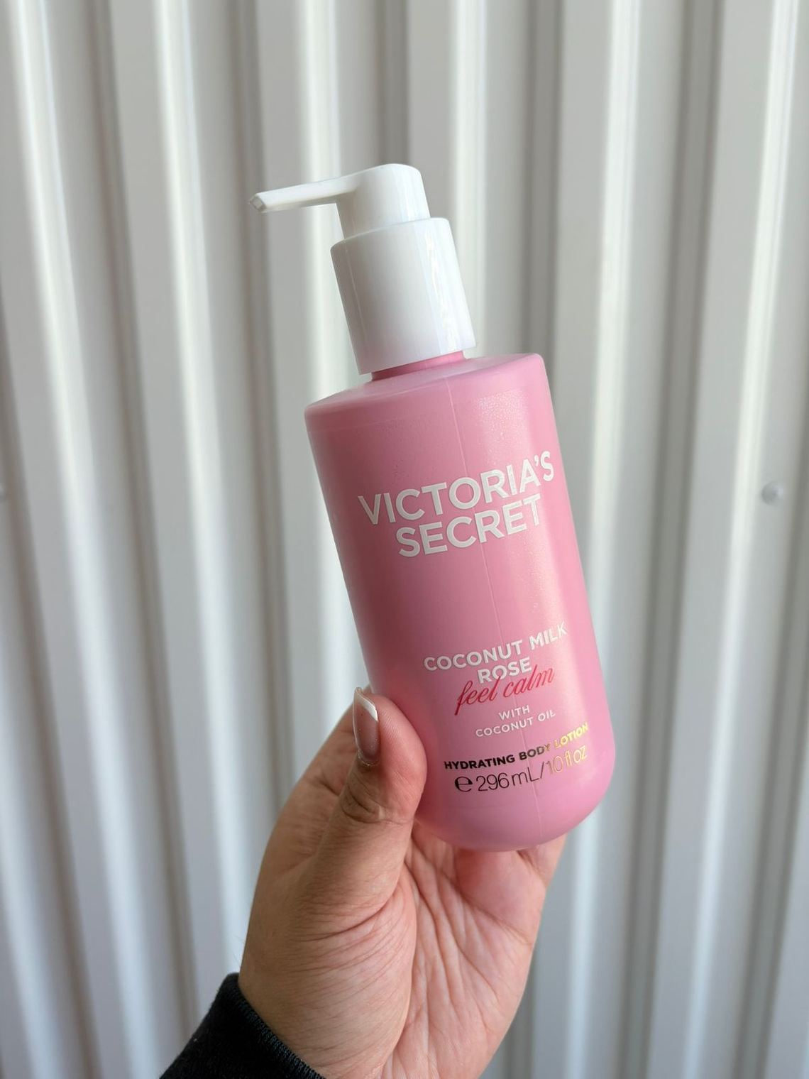 Victoria's Secret Coconut Milk Rose with Coconut Oil Body Lotion  1