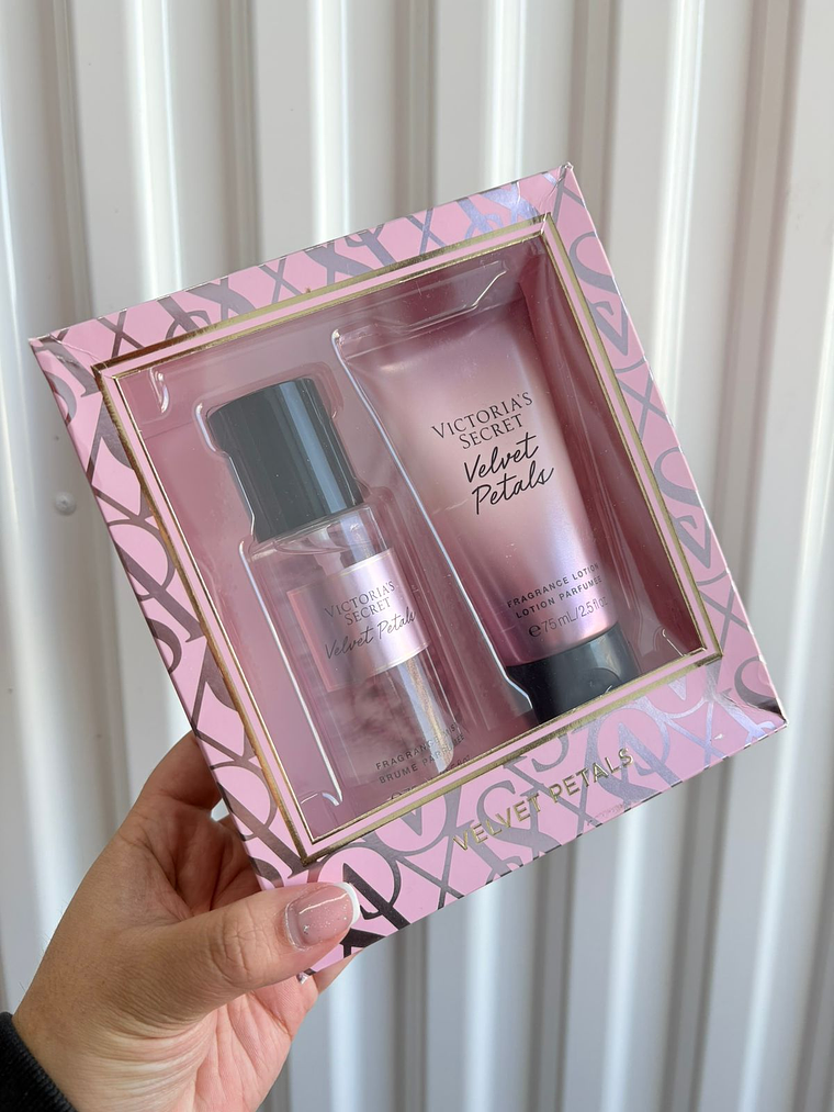 Set Victoria's Secret Velvet Petals Perfume & Lotion 1