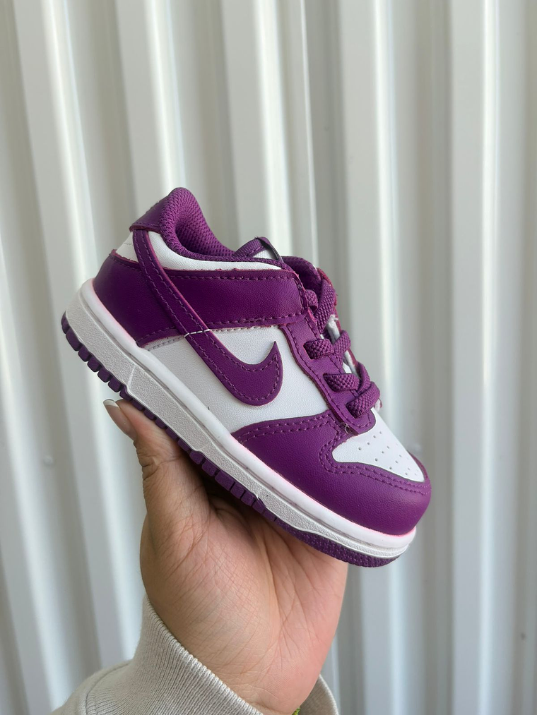 Zapatilla Nike Moradas - T23.5 1