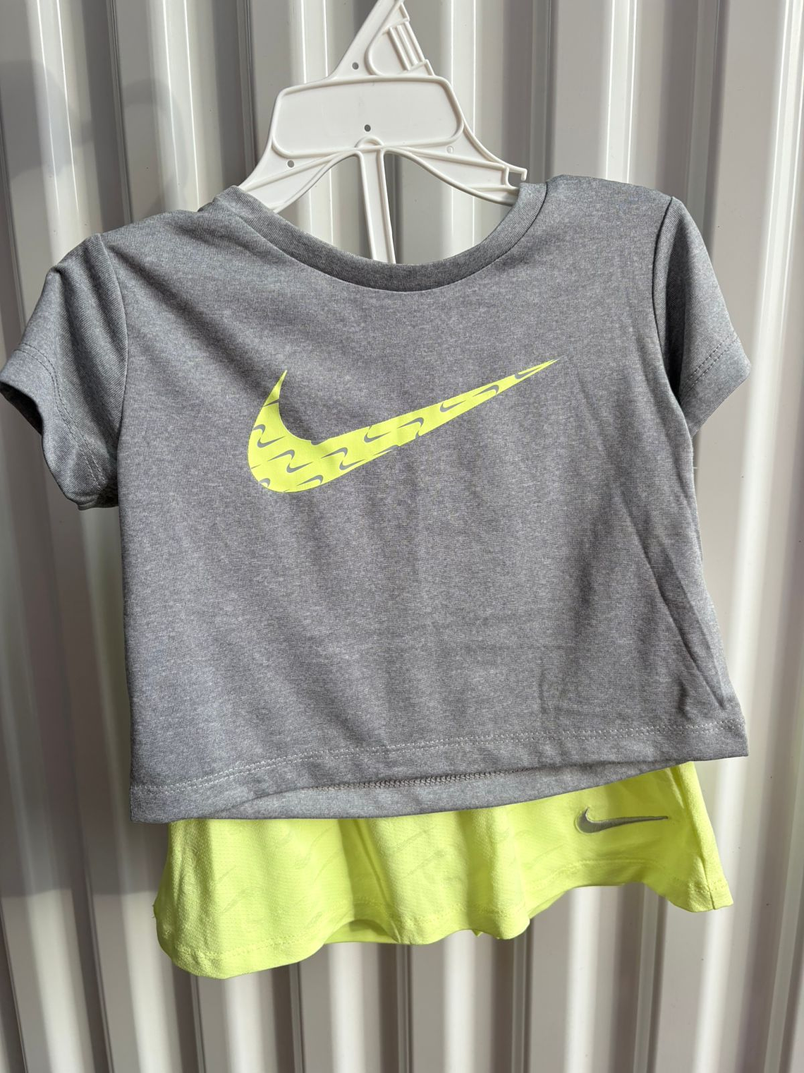 Conjunto Nike Fluor - T2 1