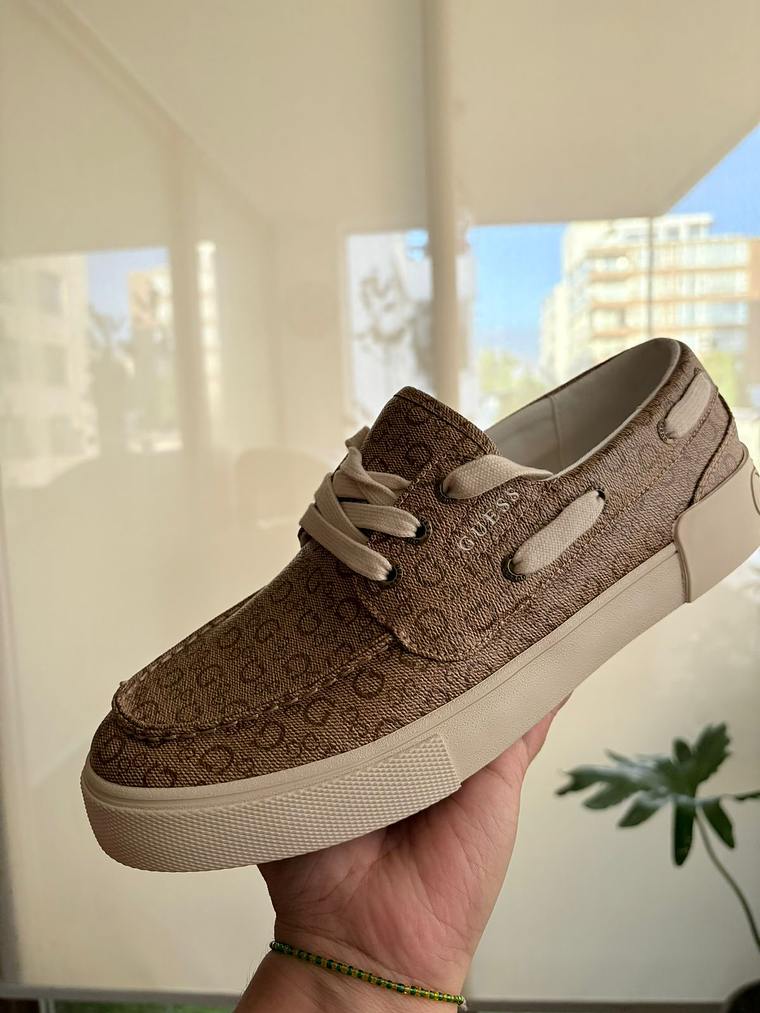 Zapatos Guess T42,5  1